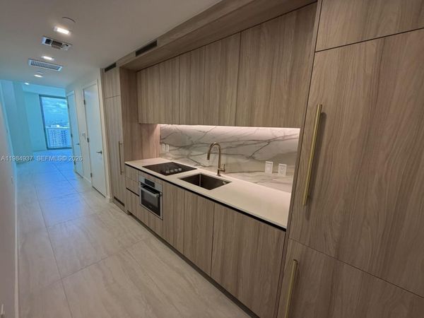 77 SE 5th Street, Unit 4004, Miami, FL 33131