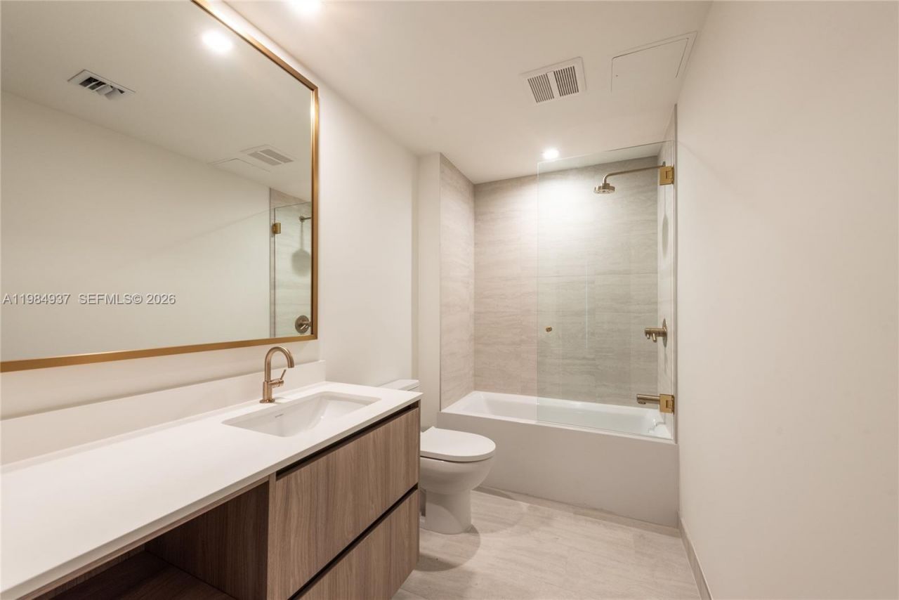 77 SE 5th Street, Unit 4004, Miami, FL 33131 Photo