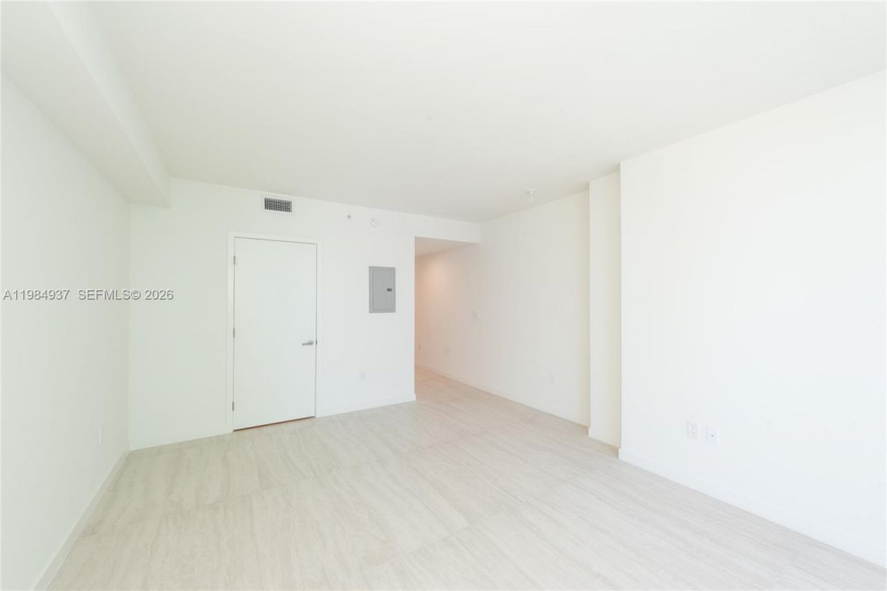 77 SE 5th Street, Unit 4004, Miami, FL 33131 Photo