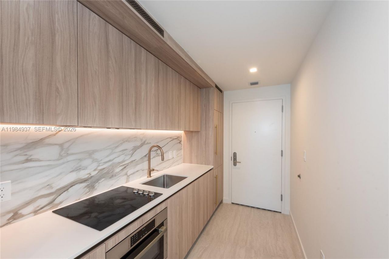 77 SE 5th Street, Unit 4004, Miami, FL 33131 Photo