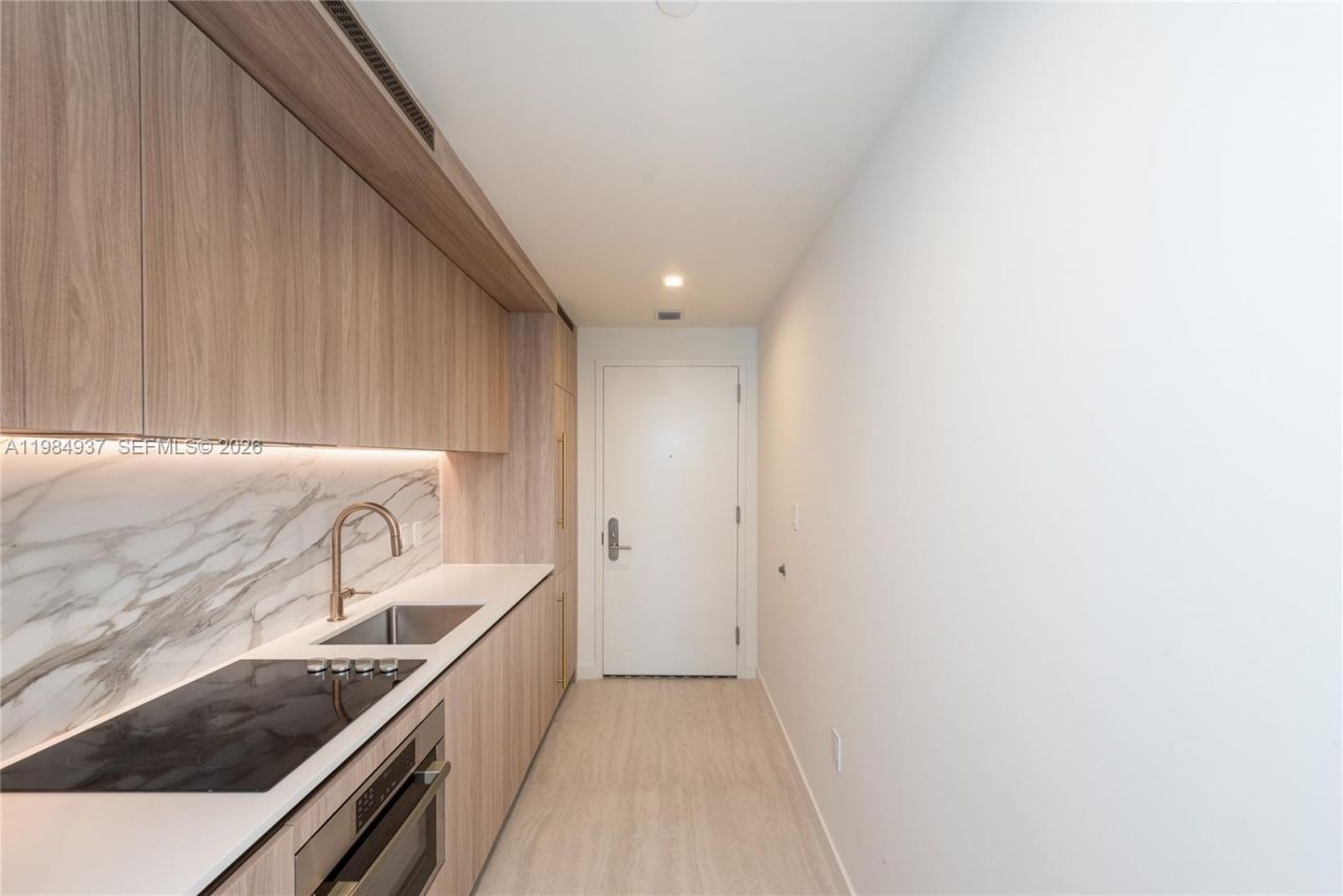 77 SE 5th Street, Unit 4004, Miami, FL 33131 Photo
