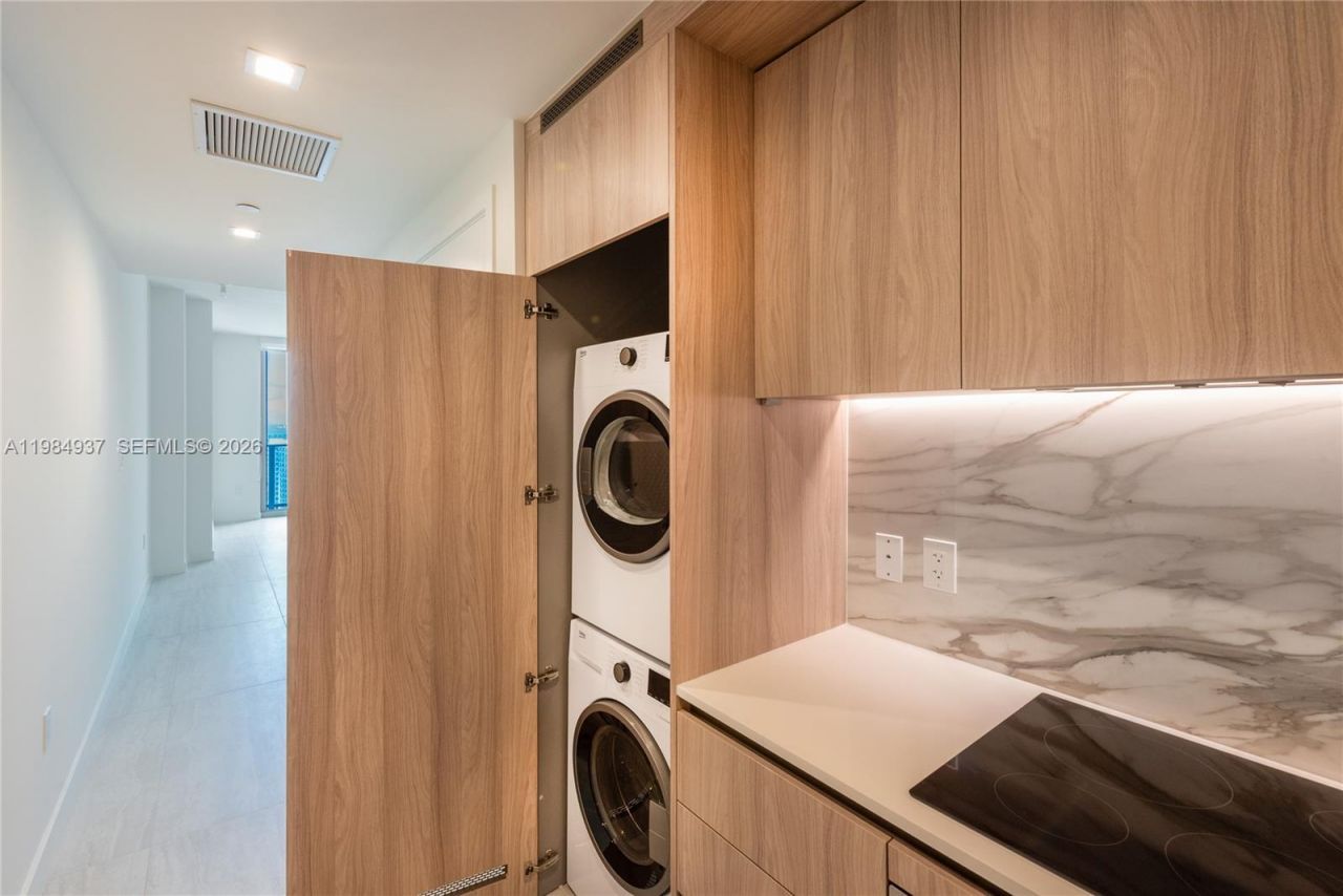 77 SE 5th Street, Unit 4004, Miami, FL 33131 Photo