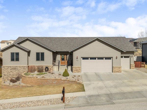 2920 SOURDOUGH RD, Rapid City, SD 57702