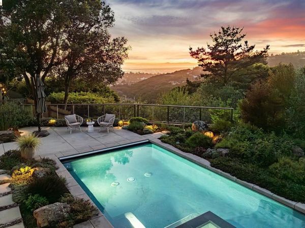 7919 Phaeton Dr, Oakland, CA 94605