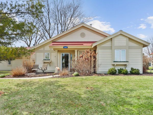 1755 Cottage Dr, Unit 7-16, Geneva, WI 53147