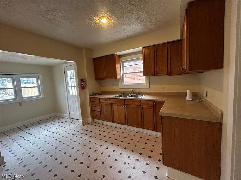 431 Noah Avenue, Akron, OH 44320 Photo 5