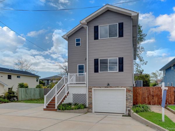 1010 California Place S, Island Park, NY 11558