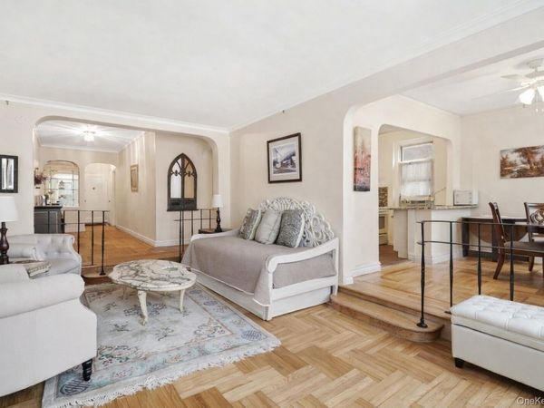 601 Pelham Parkway N, Unit 106, Bronx, NY 10467