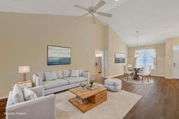 1212 Loblolly Ln. photo 4