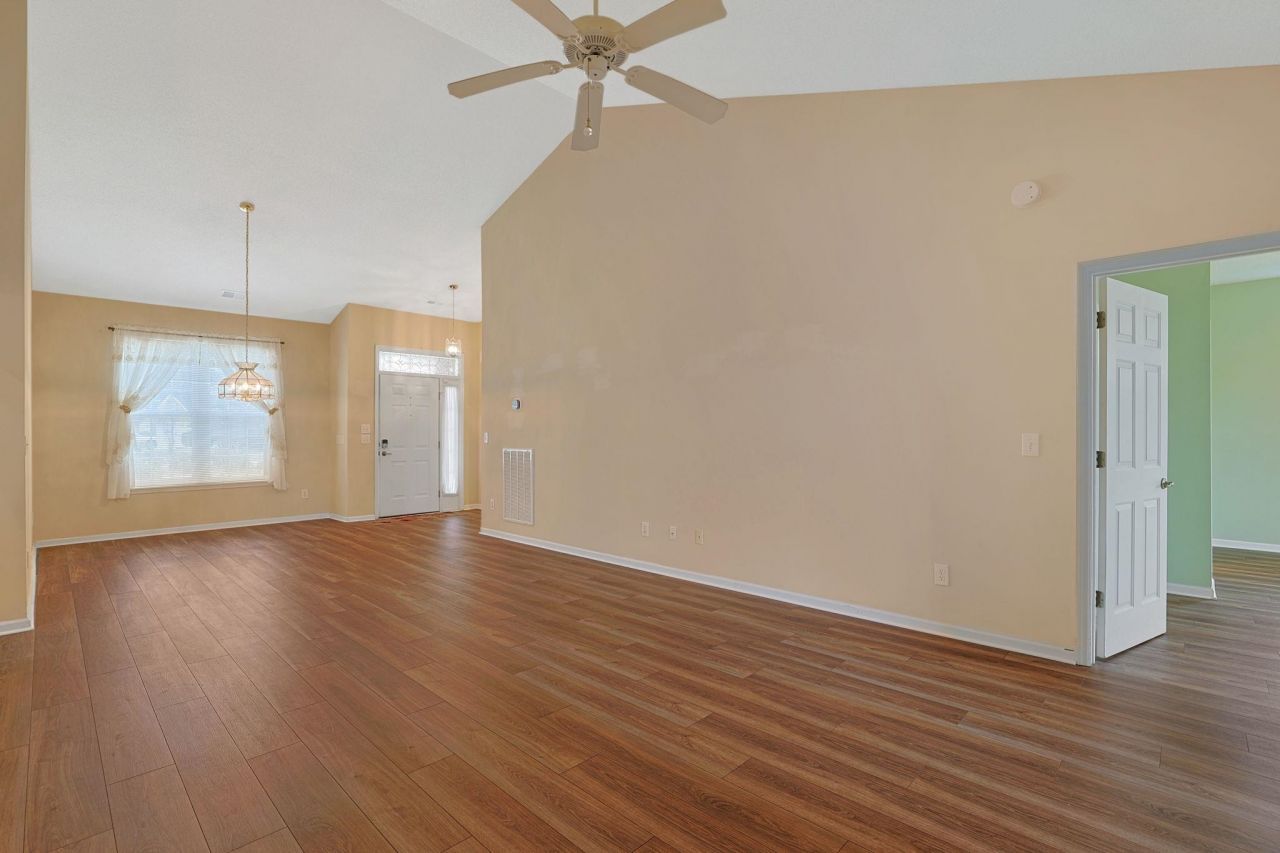 1212 Loblolly Ln. Photo 5