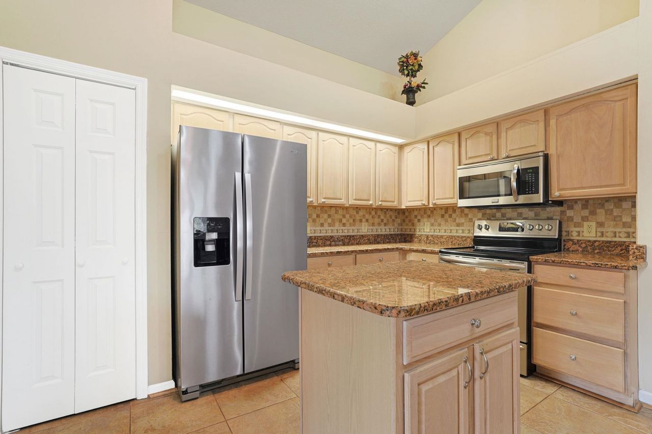 1212 Loblolly Ln. Photo 8