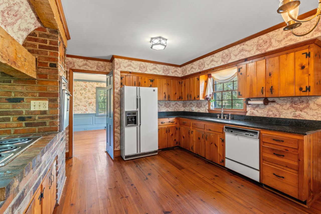 1209 Pinewood Circle Photo 10