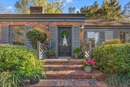 1209 Pinewood Circle photo 4