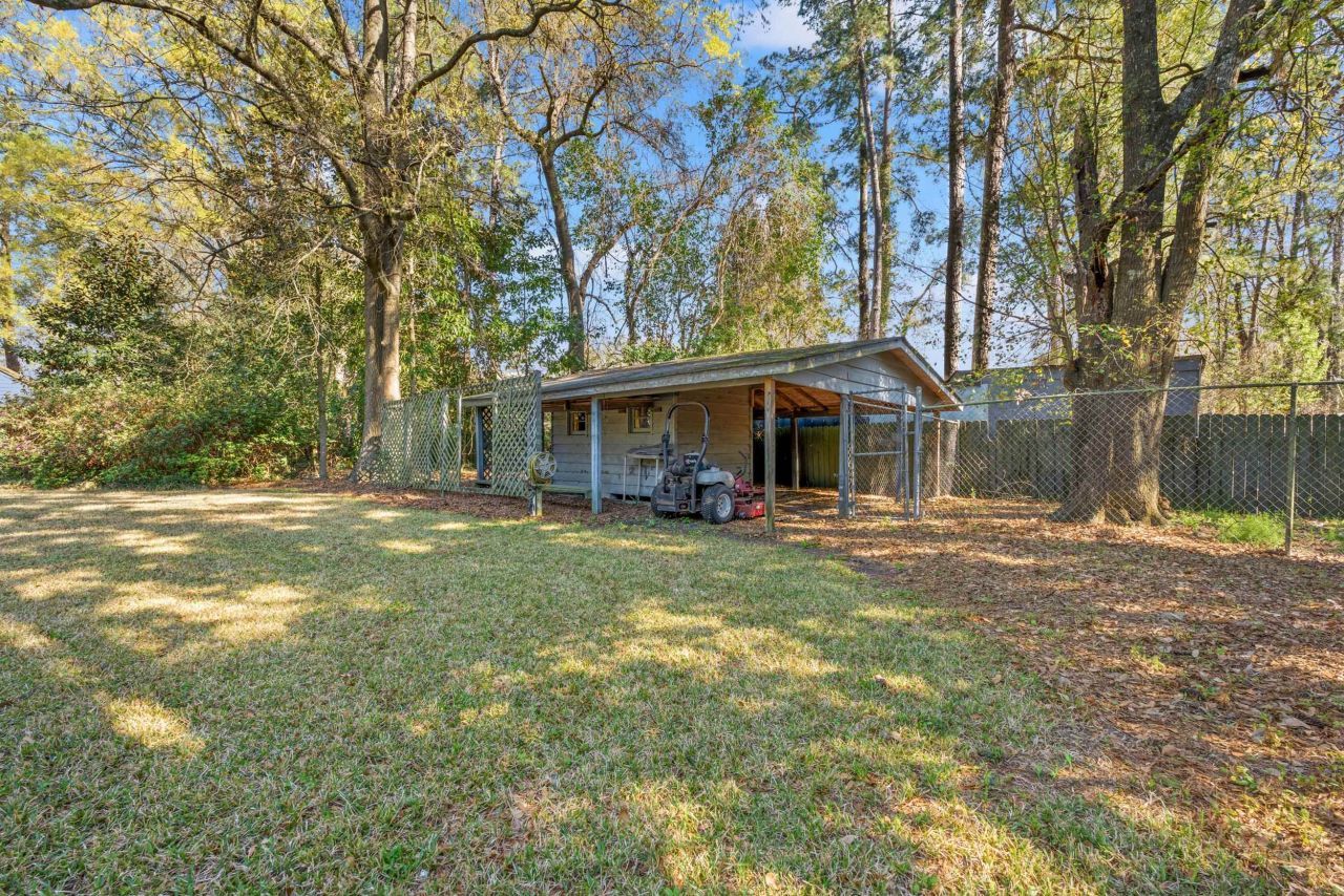 1209 Pinewood Circle Photo 33