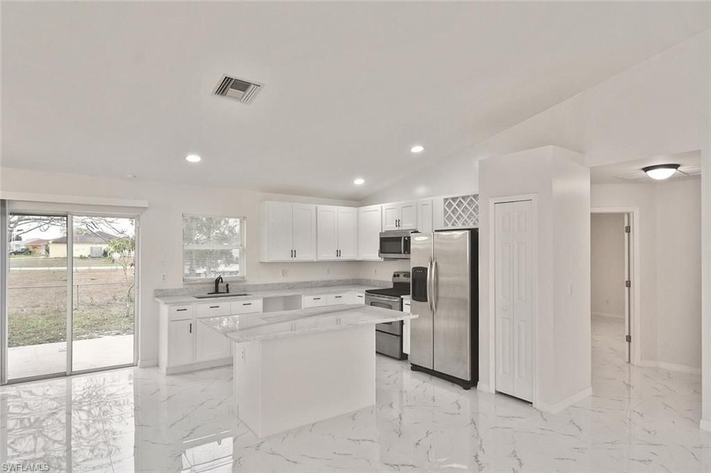 530 Peerless Cir, Lehigh Acres, FL 33974 Photo