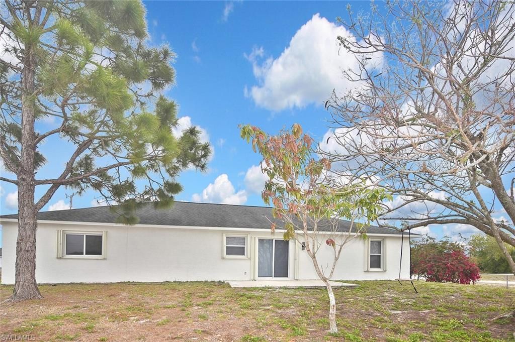 530 Peerless Cir, Lehigh Acres, FL 33974 Photo