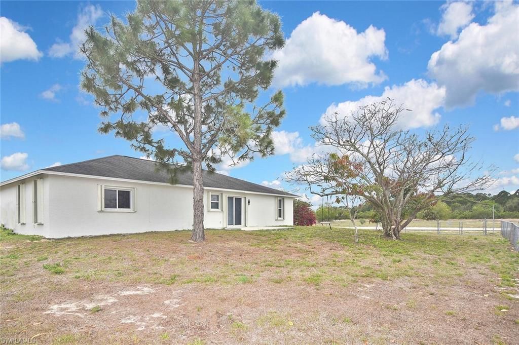 530 Peerless Cir, Lehigh Acres, FL 33974 Photo