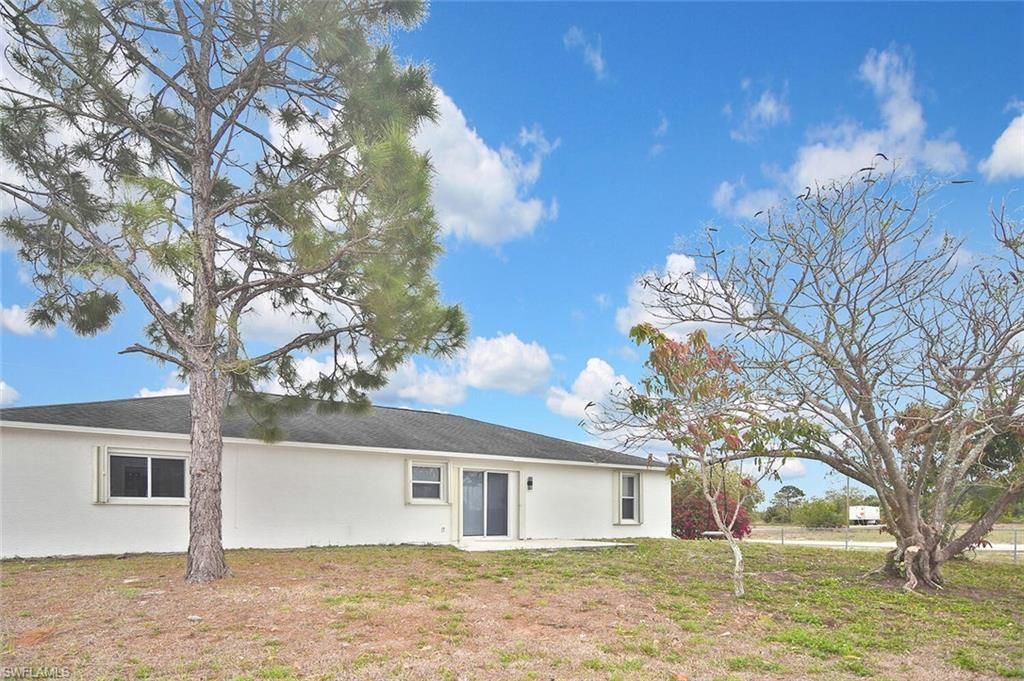 530 Peerless Cir, Lehigh Acres, FL 33974 Photo