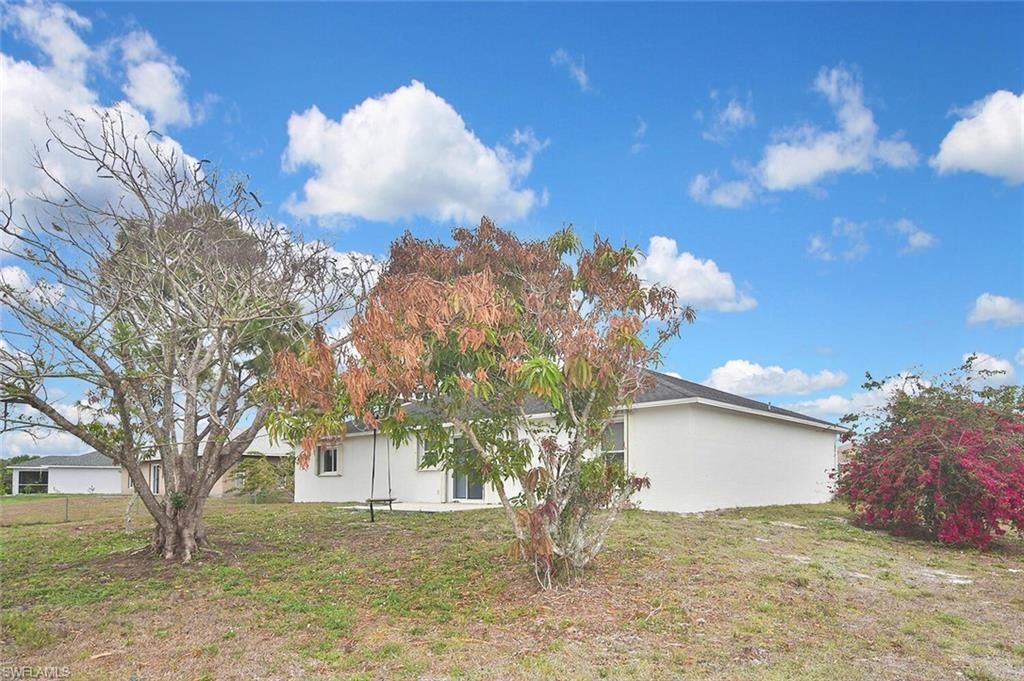 530 Peerless Cir, Lehigh Acres, FL 33974 Photo