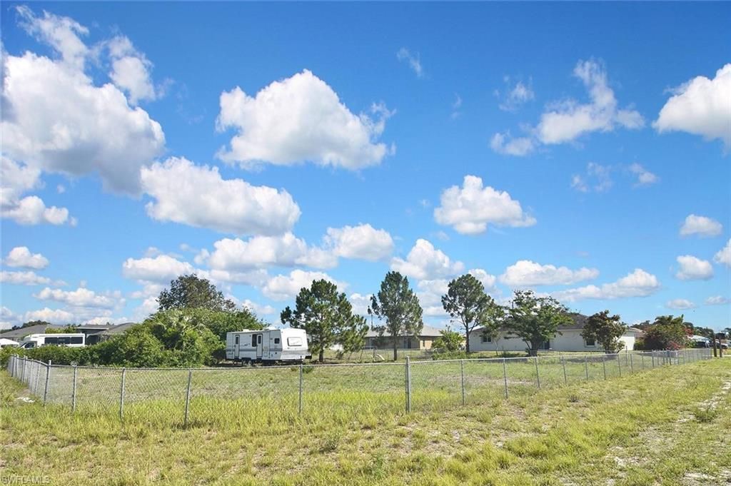 530 Peerless Cir, Lehigh Acres, FL 33974 Photo