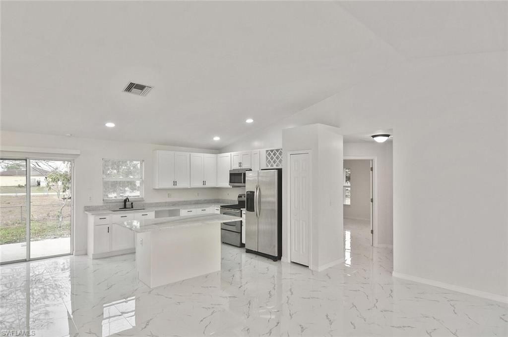 530 Peerless Cir, Lehigh Acres, FL 33974 Photo