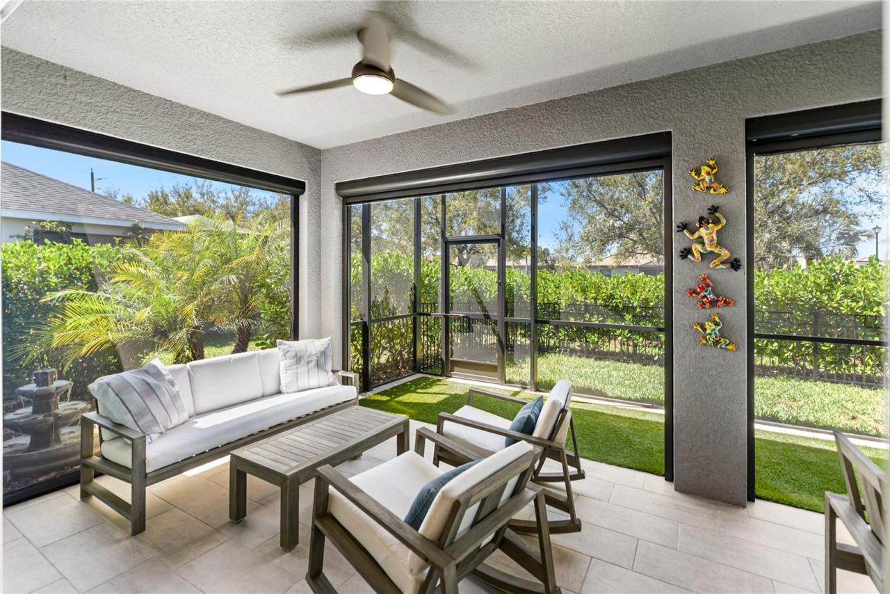 728 Rosemary Circle , Bradenton, FL 34212 Photo