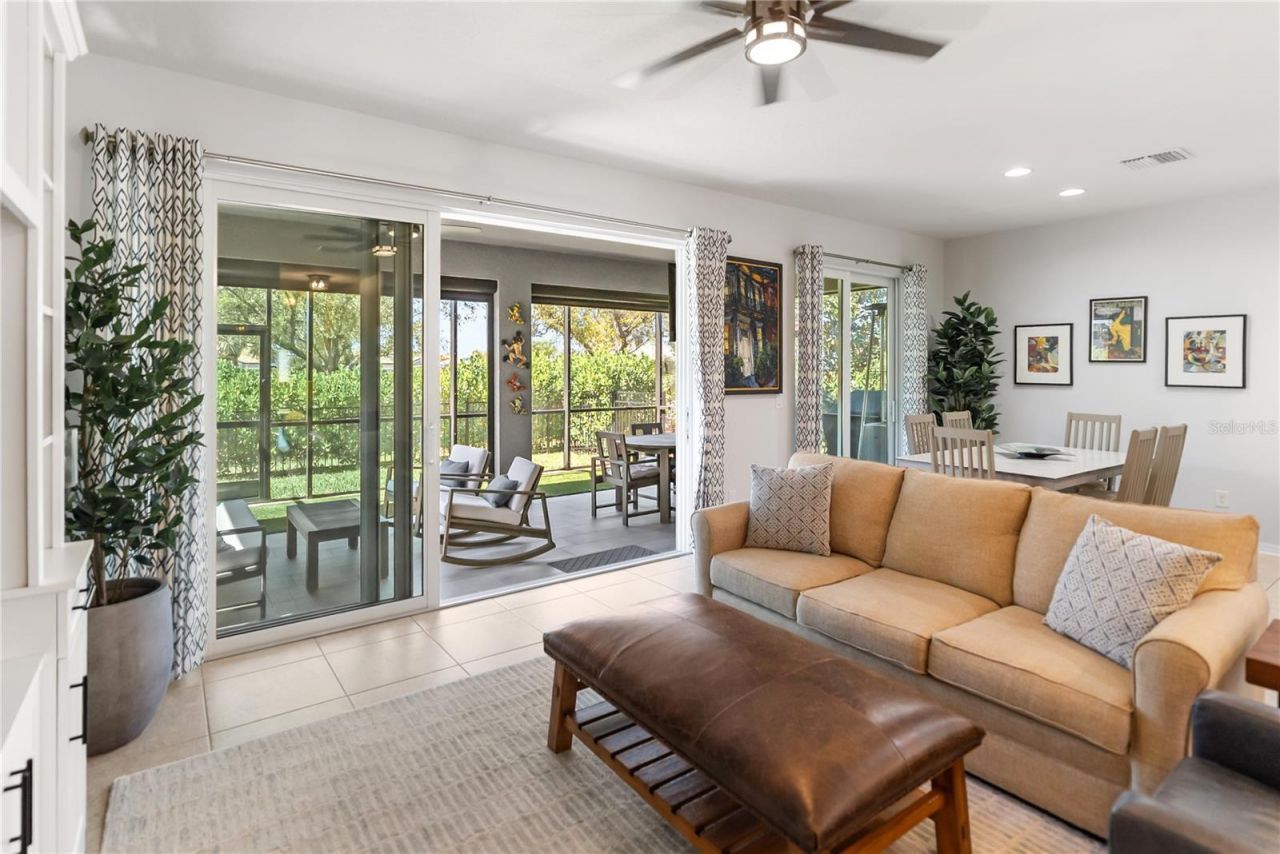 728 Rosemary Circle , Bradenton, FL 34212 Photo