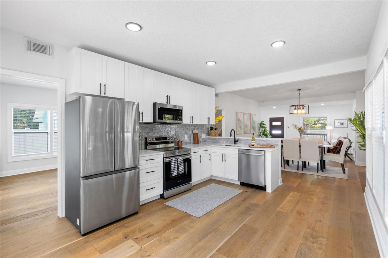 718 34th Avenue S, Saint Petersburg, FL 33705 Photo