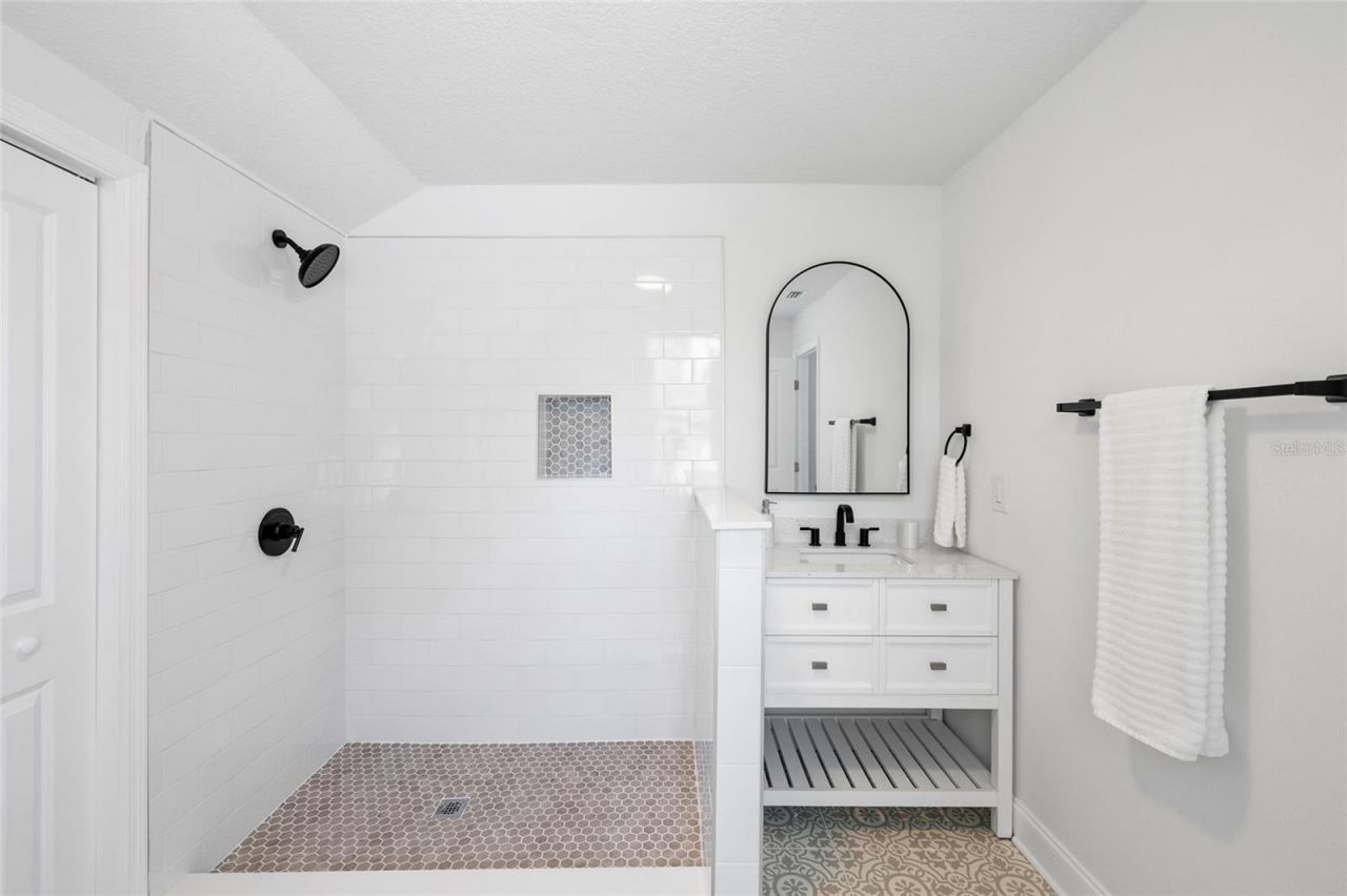 718 34th Avenue S, Saint Petersburg, FL 33705 Photo