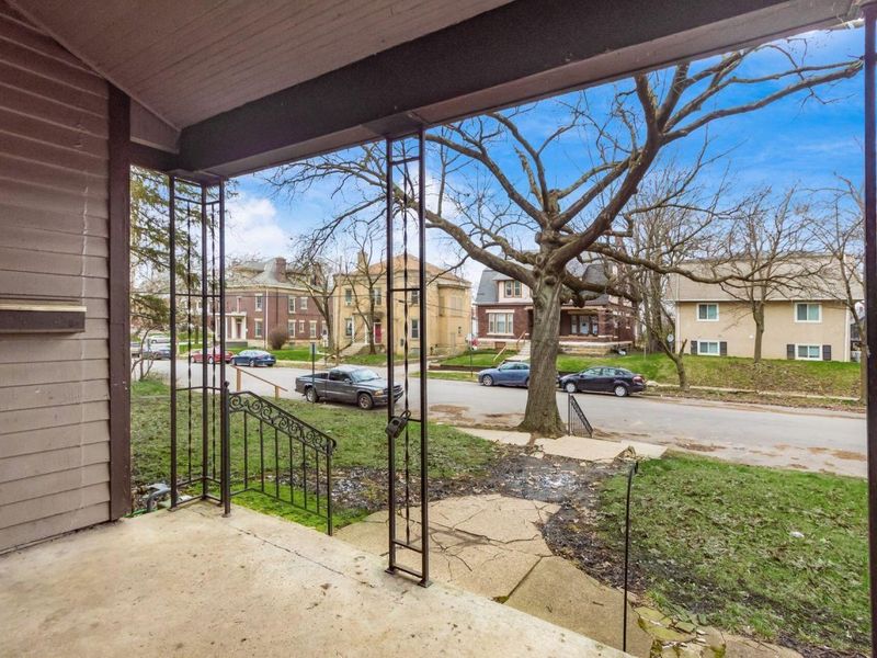 369 E 15th Avenue, Columbus, OH 43201 Photo 4