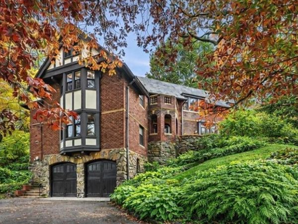 1125 West Roxbury Parkway, Brookline, MA 02467