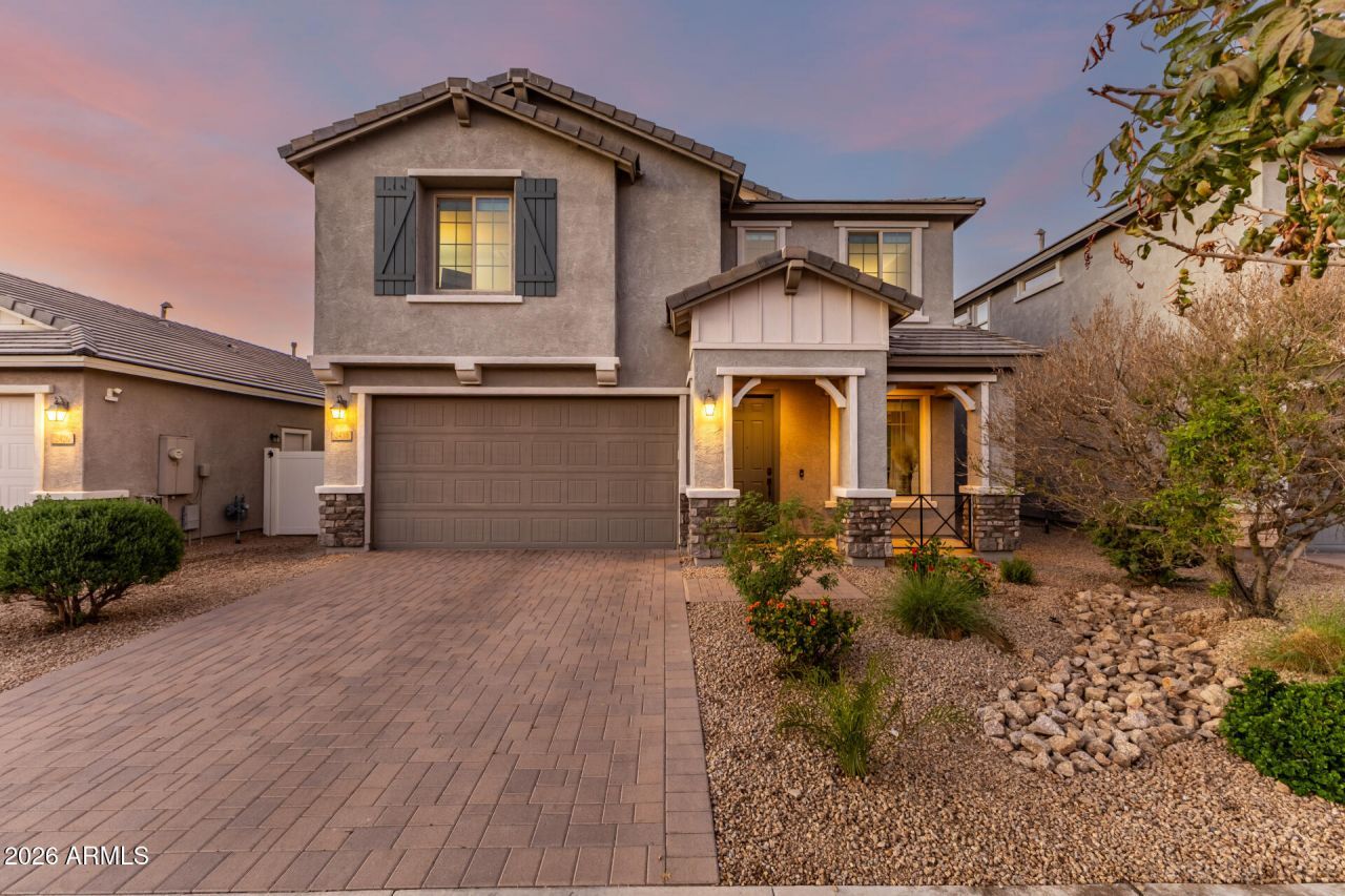 2430 E Saint Anne Avenue, Phoenix, AZ 85042 Main Photo