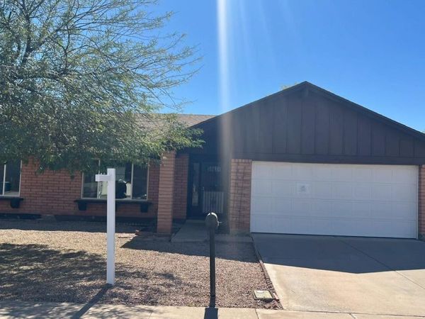 2807 W NEWTON Court, Chandler, AZ 85224