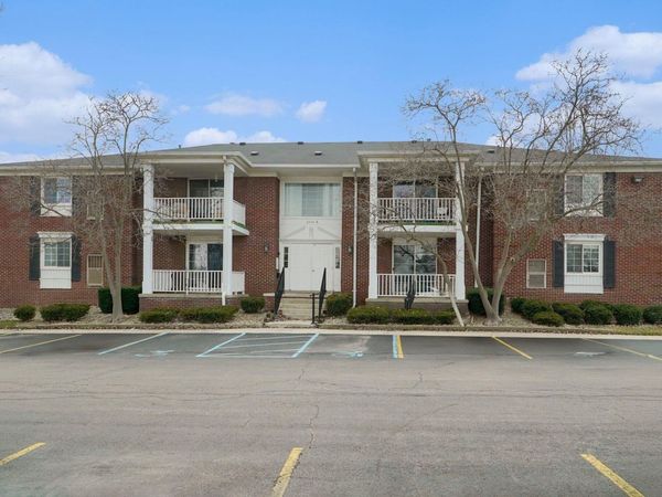 2070 Fort Street, Unit G-4, Trenton, MI 48183