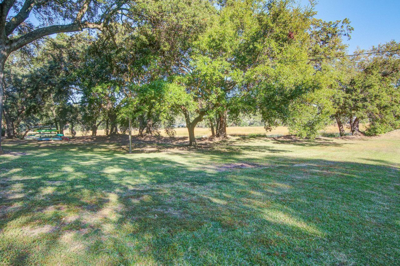 1402 Camp Road Photo 26