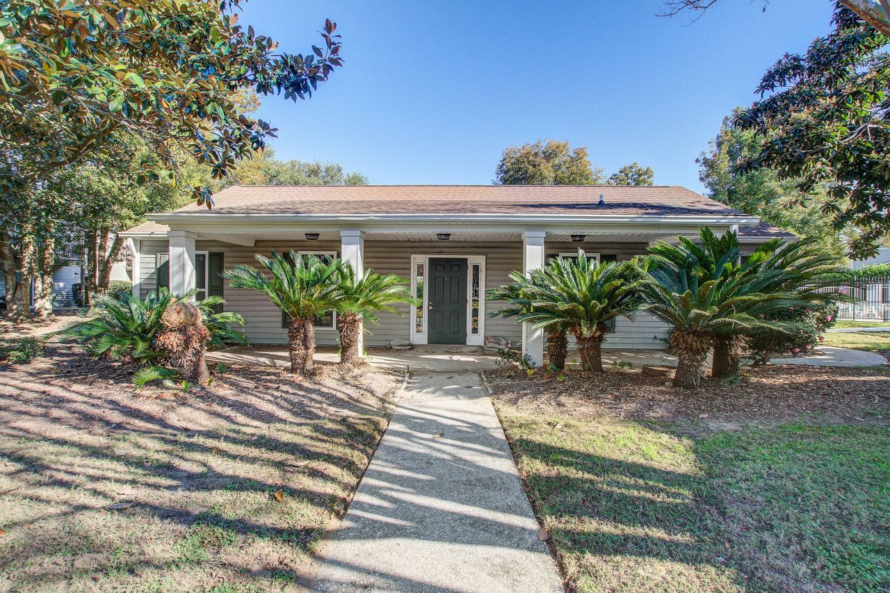 1402 Camp Road Photo 31