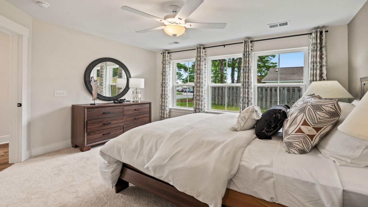 4633 Forest Hills Drive Photo 6