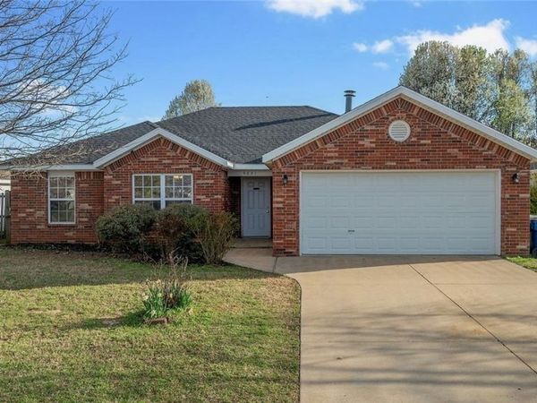 4601 SW Limestone Avenue , Bentonville, AR 72712