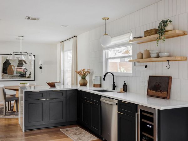 7402 Whistlestop DR, Austin, TX 78749