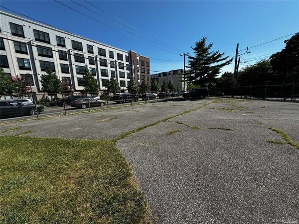 1616 Straight Path , Wyandanch, NY 11798