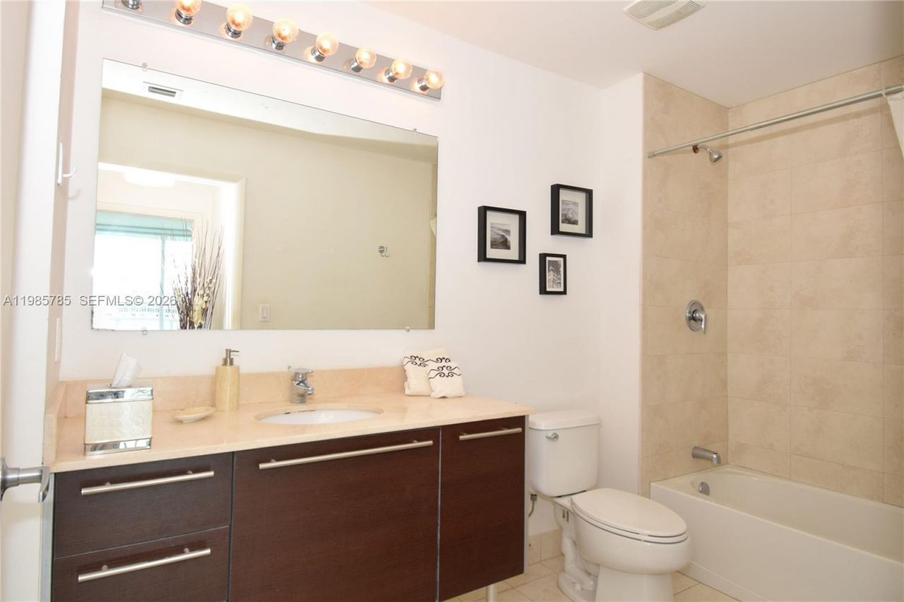 1900 N Bayshore Dr , Unit 2804, Miami, FL 33132 Photo