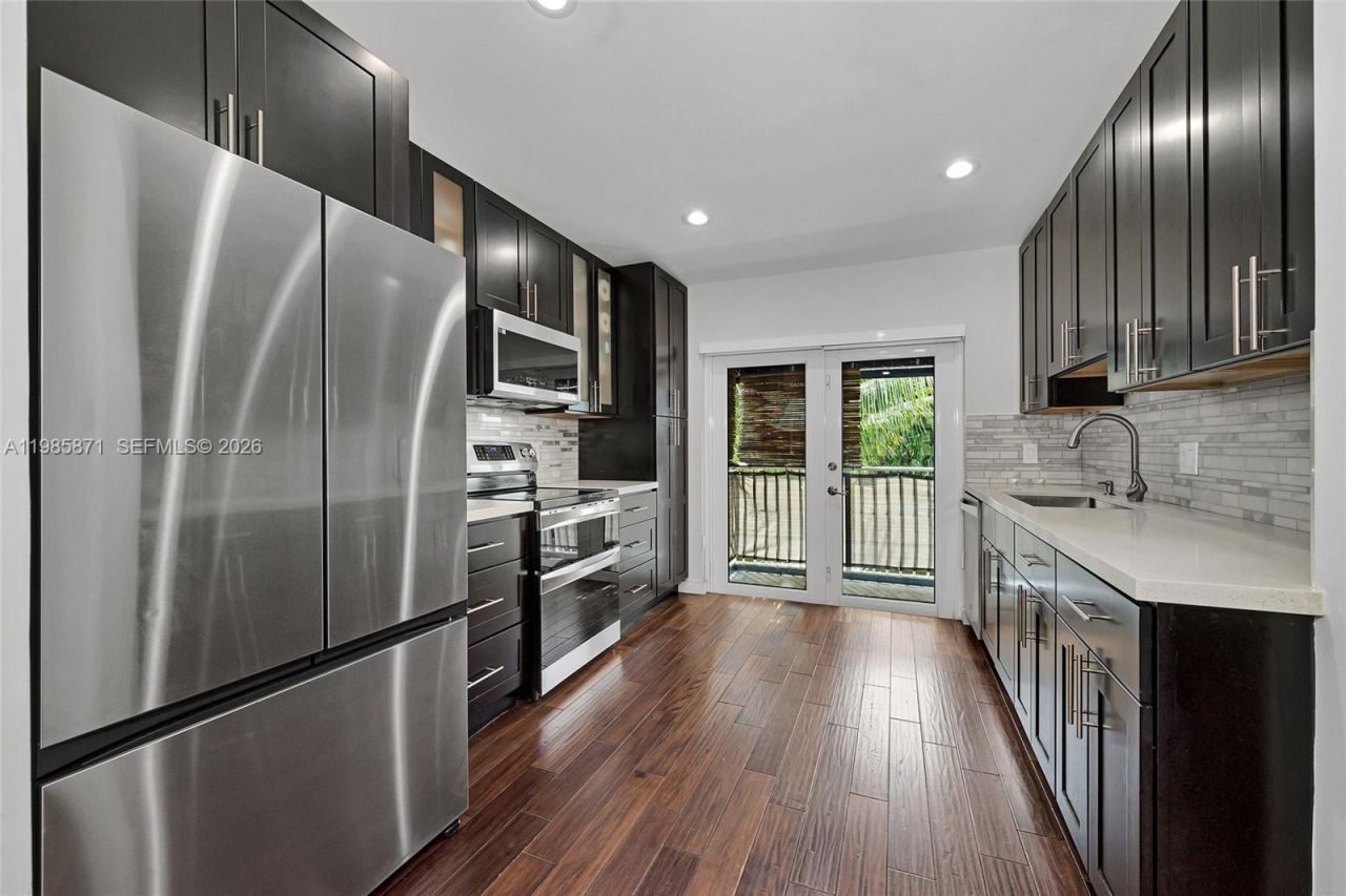 7110 NW 173rd Dr, Unit 108, Hialeah, FL 33015 Photo