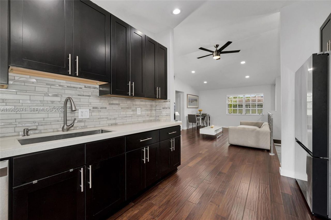 7110 NW 173rd Dr, Unit 108, Hialeah, FL 33015 Photo