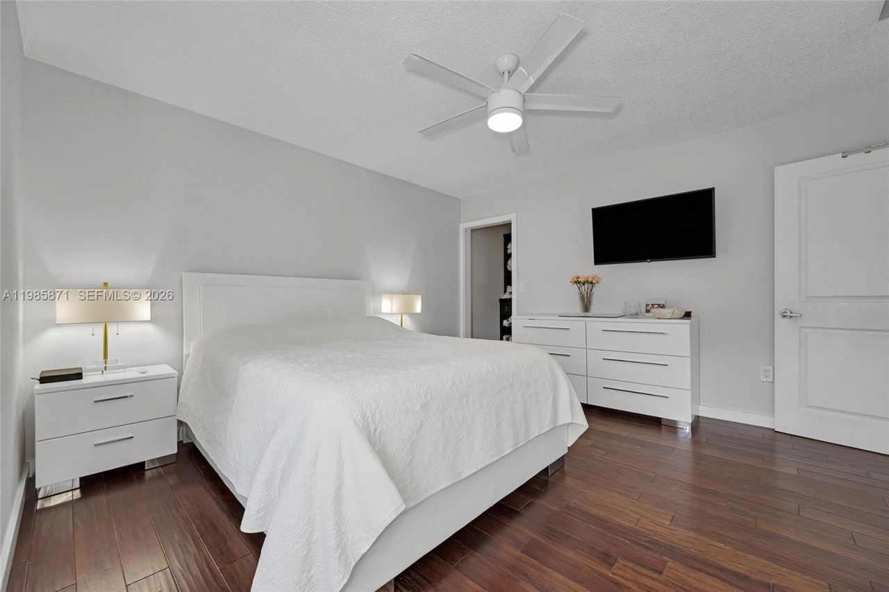 7110 NW 173rd Dr, Unit 108, Hialeah, FL 33015 Photo