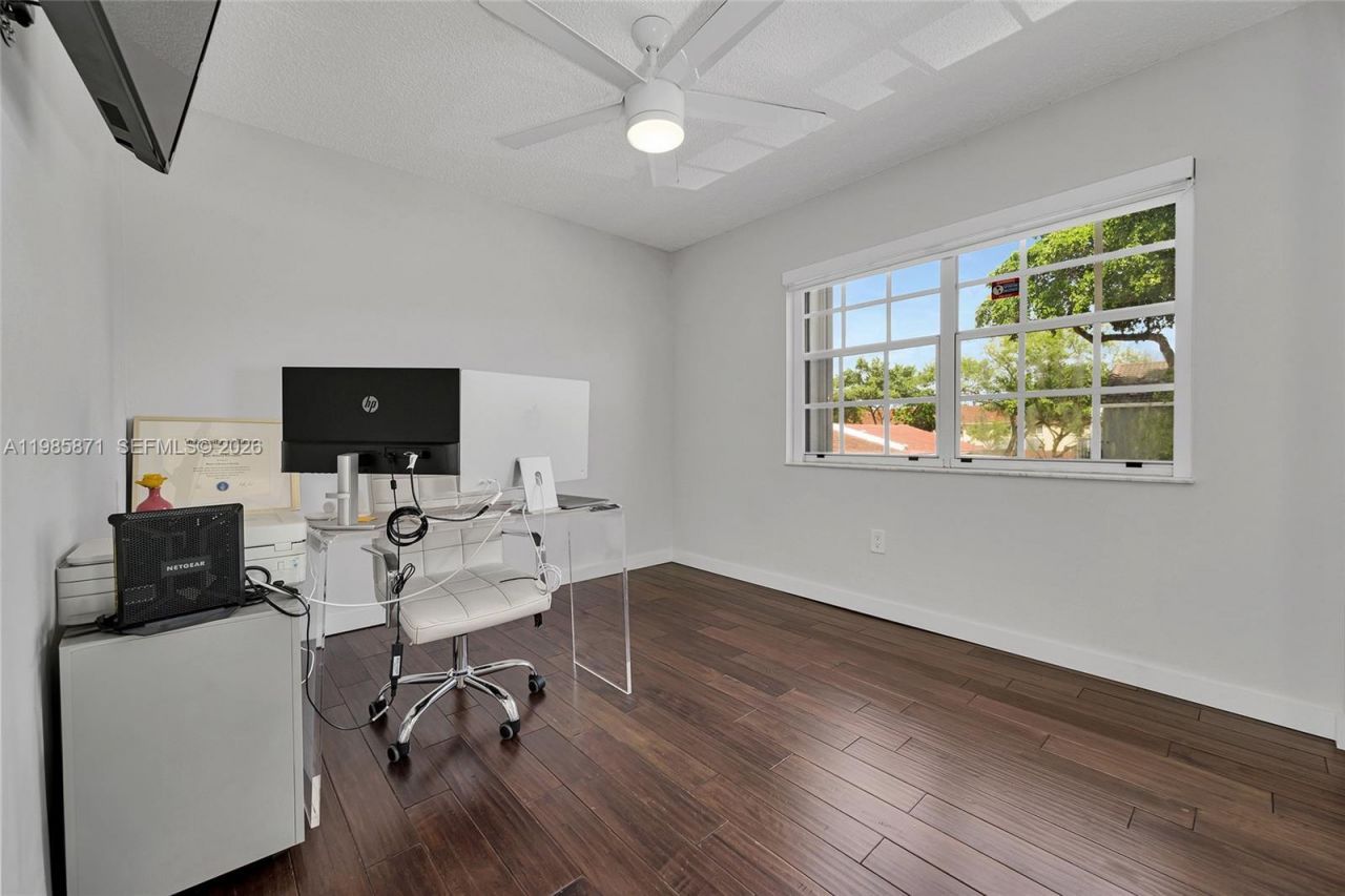 7110 NW 173rd Dr, Unit 108, Hialeah, FL 33015 Photo