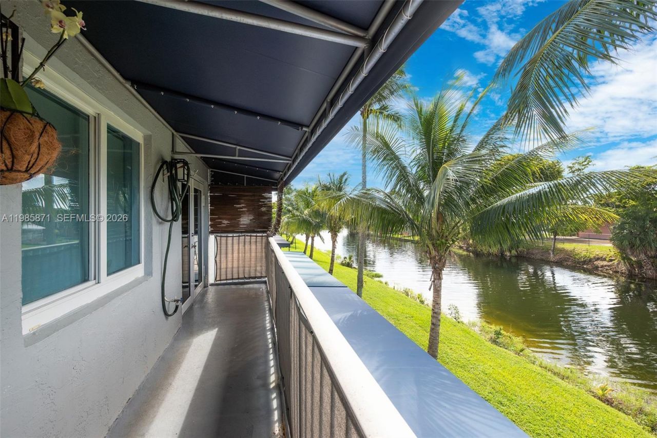 7110 NW 173rd Dr, Unit 108, Hialeah, FL 33015 Photo