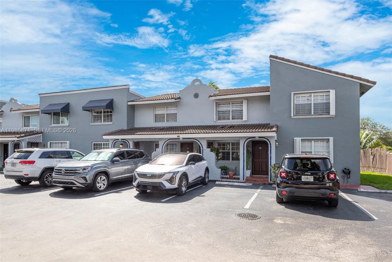 7110 NW 173rd Dr, Unit 108, Hialeah, FL 33015 Photo
