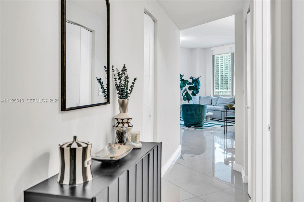 1010 SW 2nd Ave , Unit 2004, Miami, FL 33130 Photo