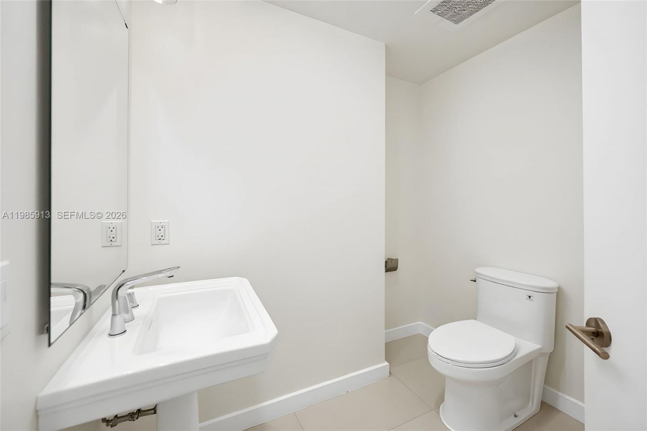 1010 SW 2nd Ave , Unit 2004, Miami, FL 33130 Photo