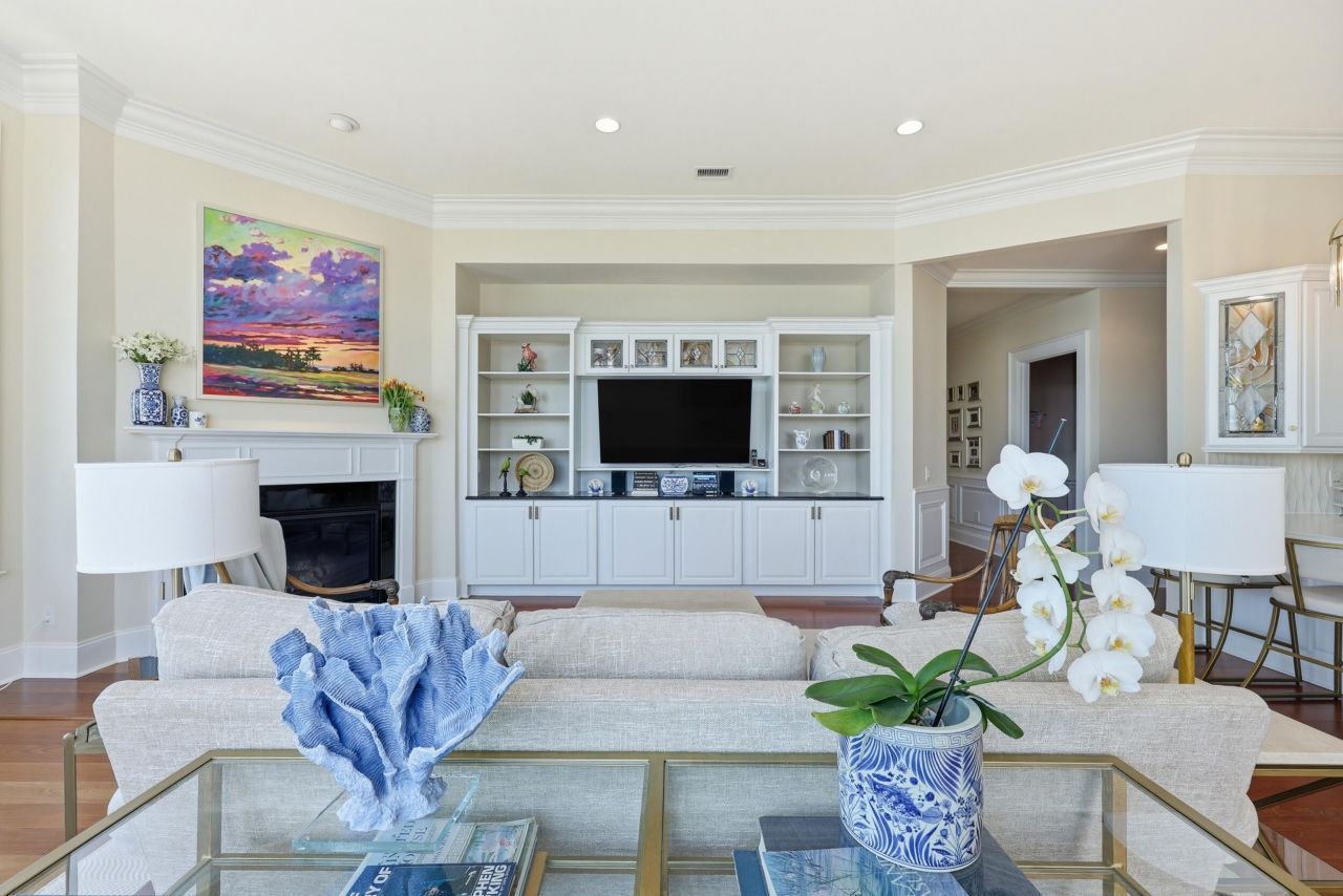 134 Fairbanks Oak Alley Photo 11